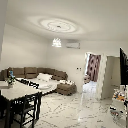 Holiday home Sweethome *